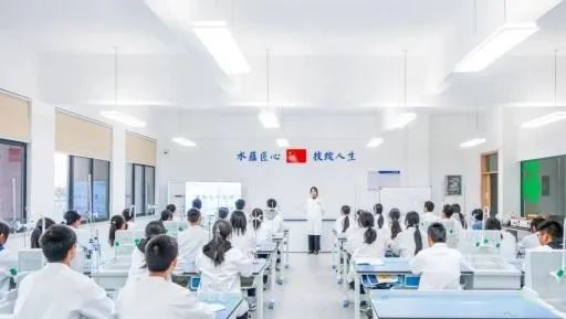 麗水某校生物制藥專業群招生 培養未來醫藥行業精英